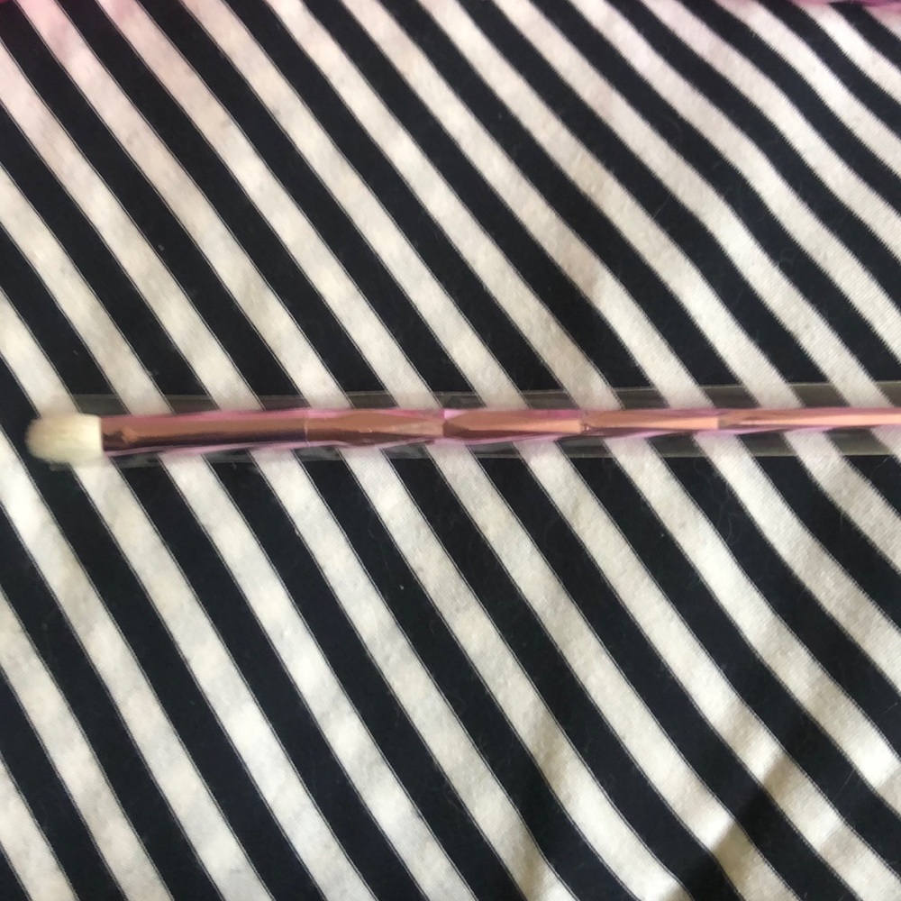Jeffree Star JS6 brush